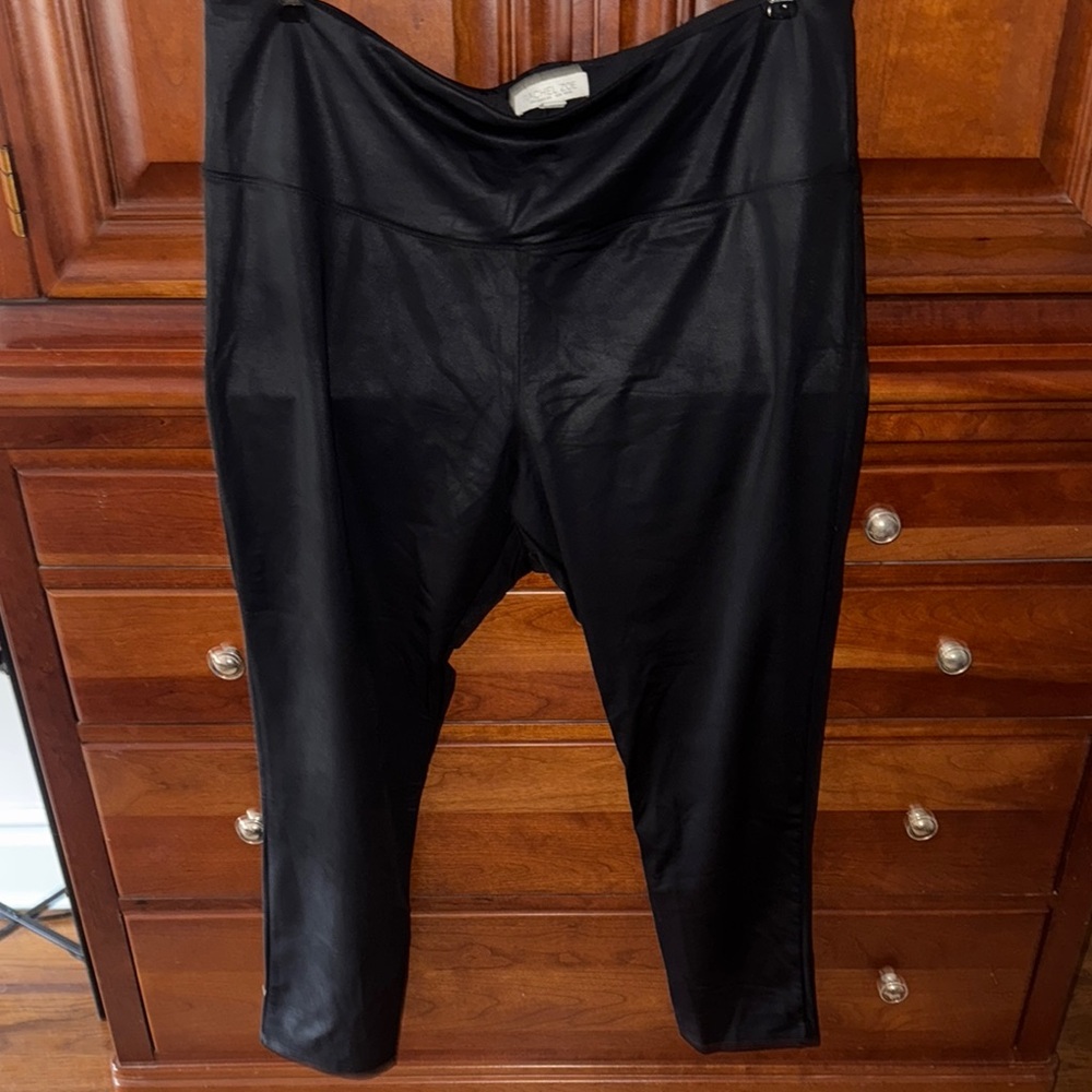 Rachel Zoe Black Leggings with Elastic Waistband and Tapered Leg - Size 3x